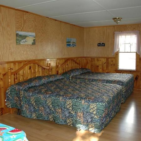 Channel Waterfront Cottages Weirs Beach Habitación foto