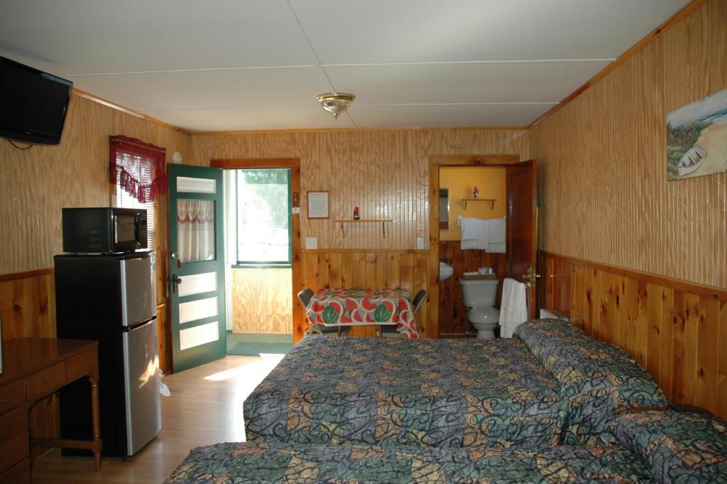 Channel Waterfront Cottages Weirs Beach Habitación foto