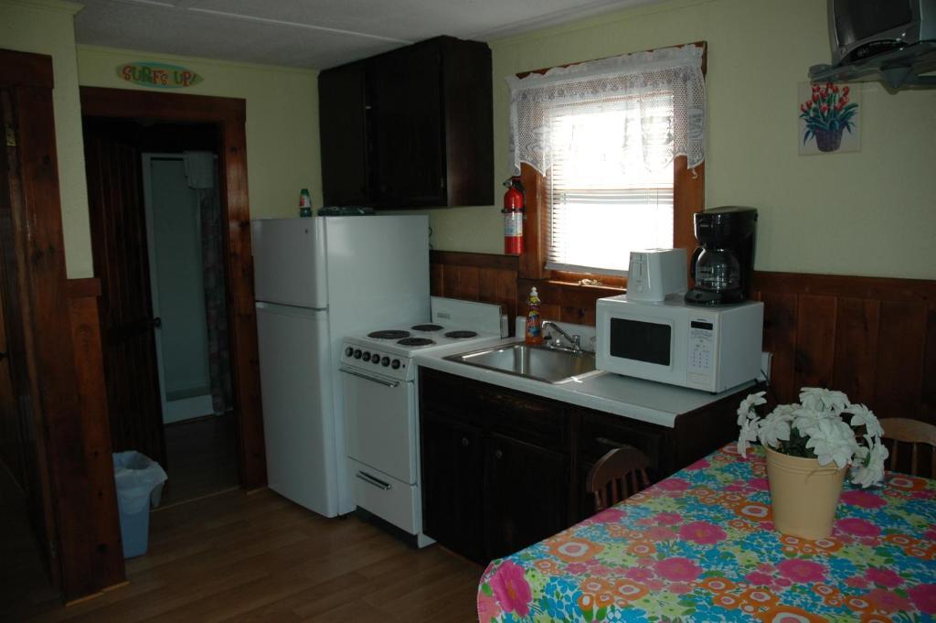 Channel Waterfront Cottages Weirs Beach Habitación foto