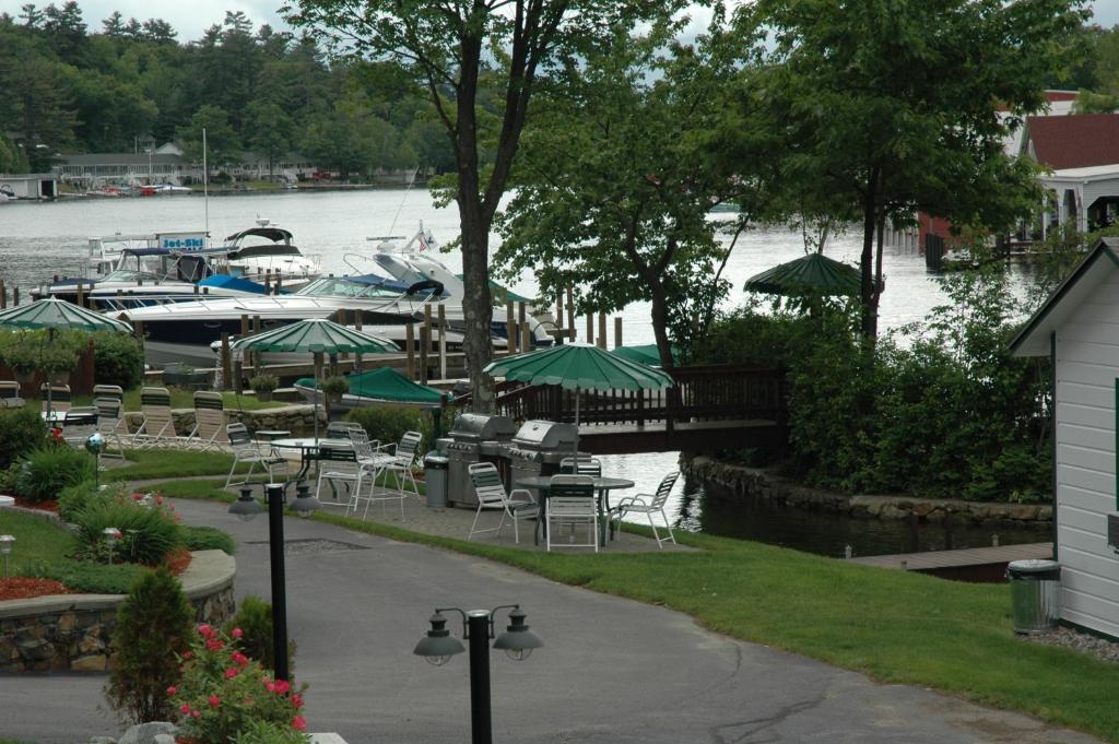 Channel Waterfront Cottages Weirs Beach Habitación foto