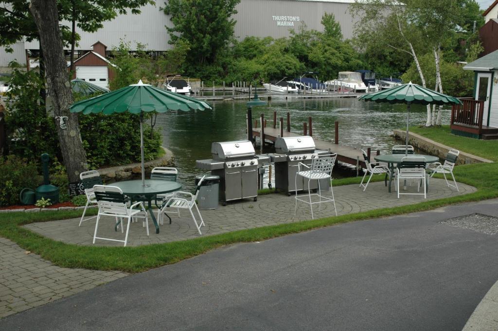 Channel Waterfront Cottages Weirs Beach Habitación foto