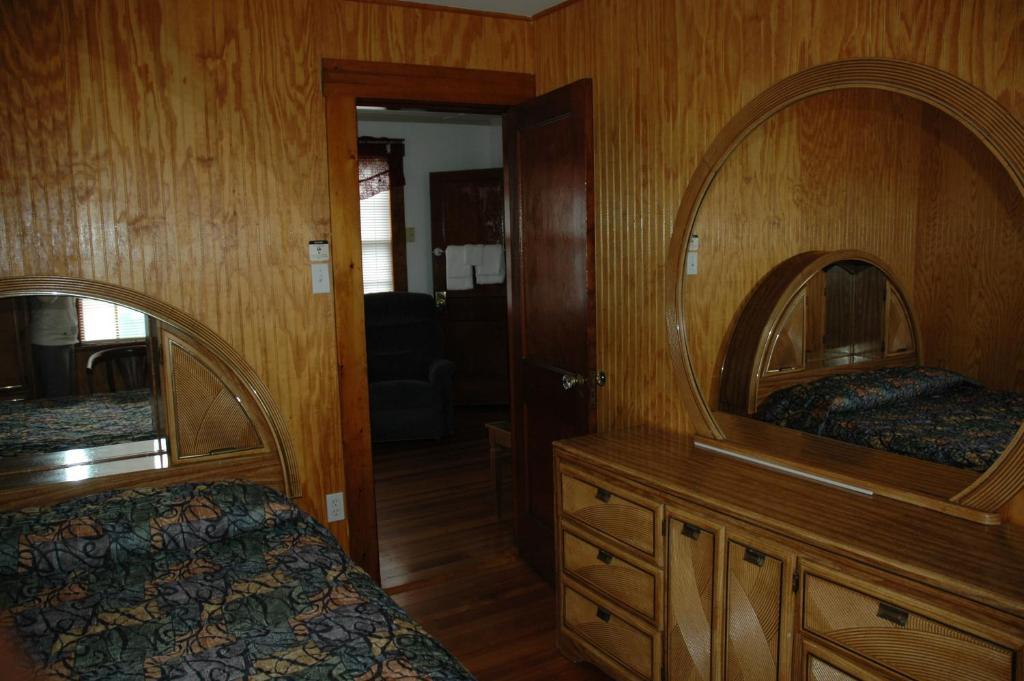 Channel Waterfront Cottages Weirs Beach Habitación foto
