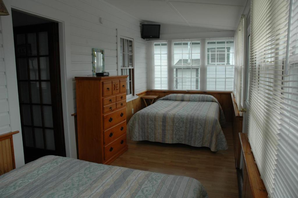 Channel Waterfront Cottages Weirs Beach Habitación foto