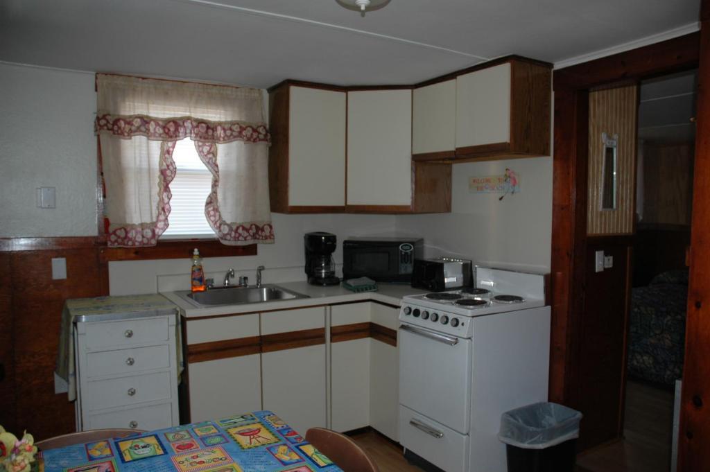 Channel Waterfront Cottages Weirs Beach Habitación foto