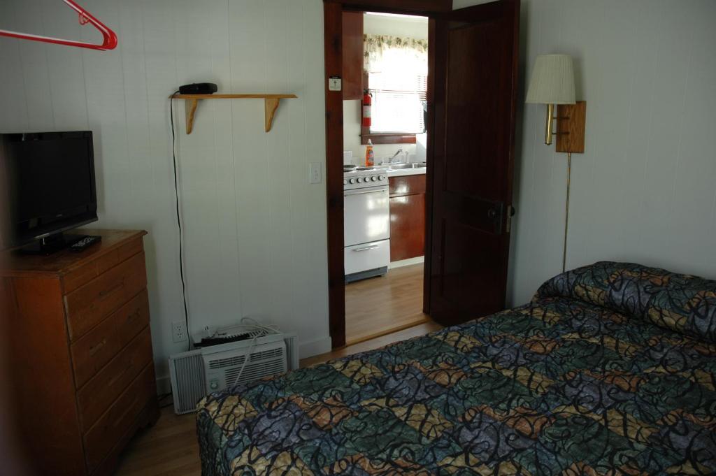 Channel Waterfront Cottages Weirs Beach Habitación foto