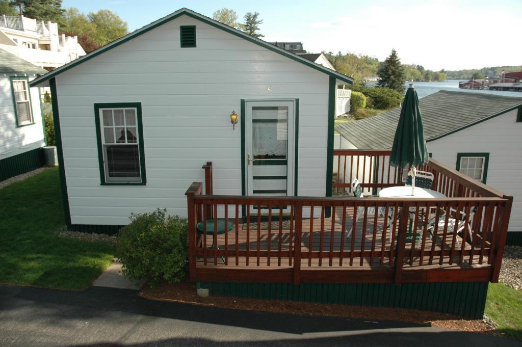 Channel Waterfront Cottages Weirs Beach Habitación foto