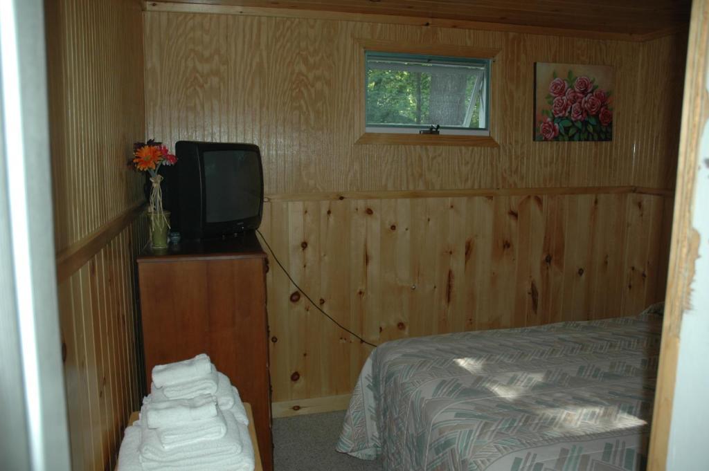 Channel Waterfront Cottages Weirs Beach Habitación foto