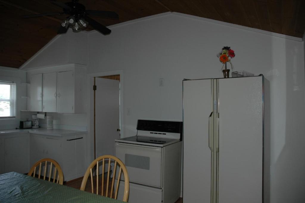 Channel Waterfront Cottages Weirs Beach Habitación foto
